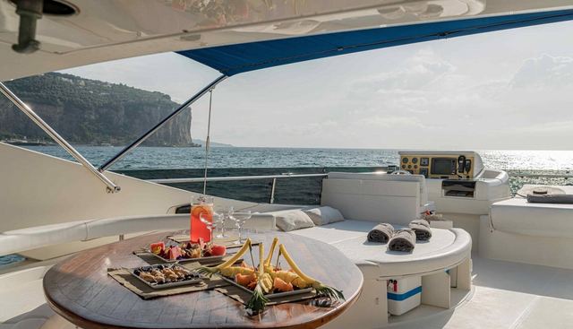 PAMPERO yacht charter 4