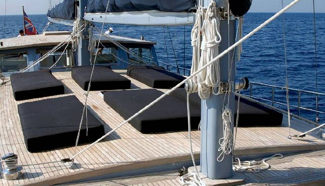 LA MER yacht charter 3