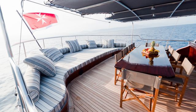 VITA DOLCE yacht charter 4