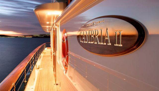 PARRIWI yacht charter 3