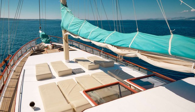 AGORA yacht charter 3