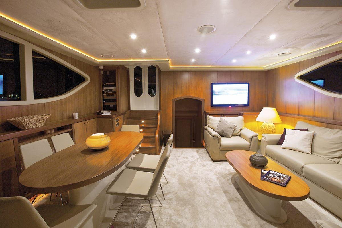 MISS B yacht charter 3