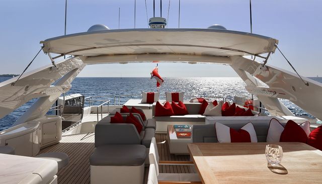 CHAMPAGNE AND CAVIAR yacht charter 3