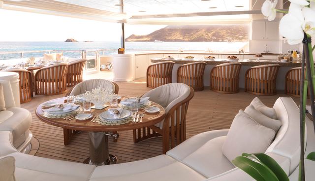 APOGEE yacht charter 5