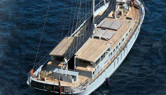 LA MER yacht charter 5