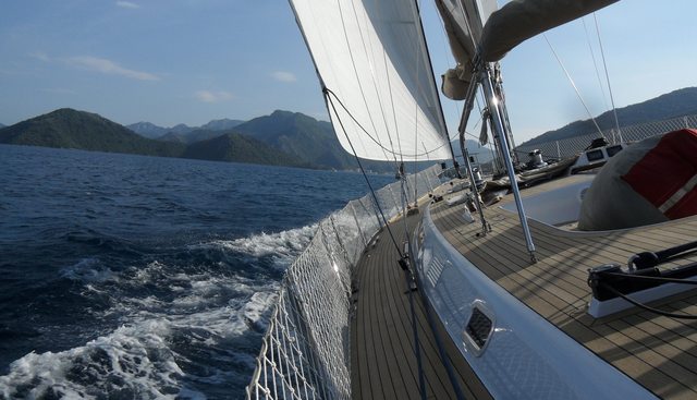 FAR II KIND yacht charter 4