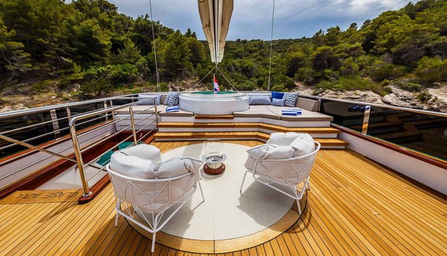CLASE AZUL yacht charter 3