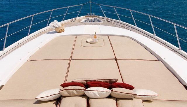 LITTLE ZOE yacht charter 3
