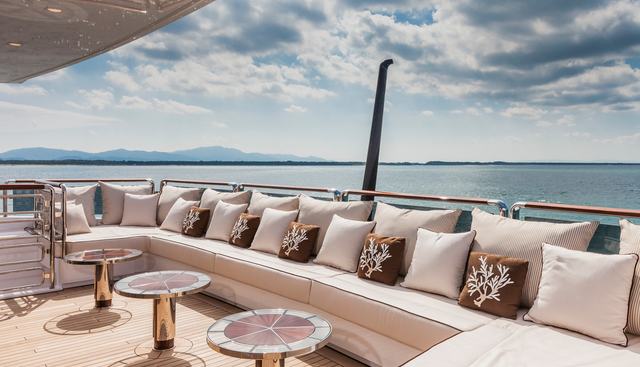 PARILLION yacht charter 5