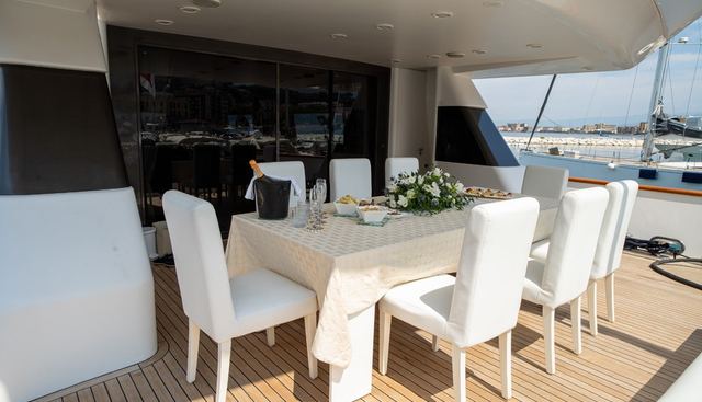 LUNASEA yacht charter 5