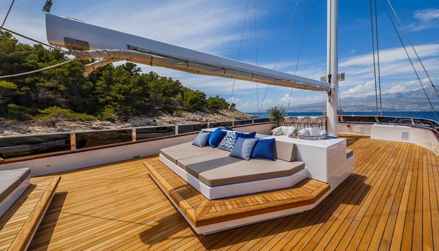 CLASE AZUL yacht charter 2