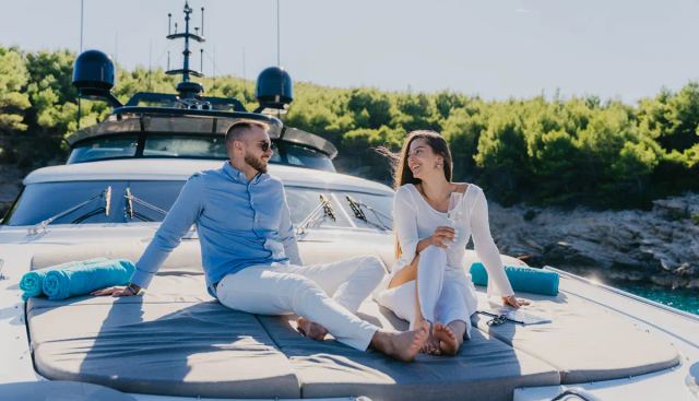 CYNTHIA yacht charter 3