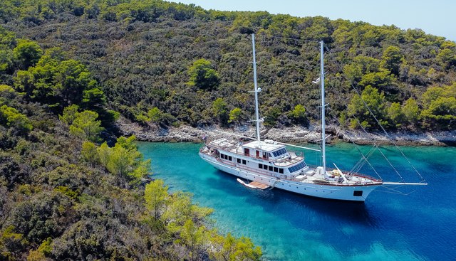 CORSARIO yacht charter 3