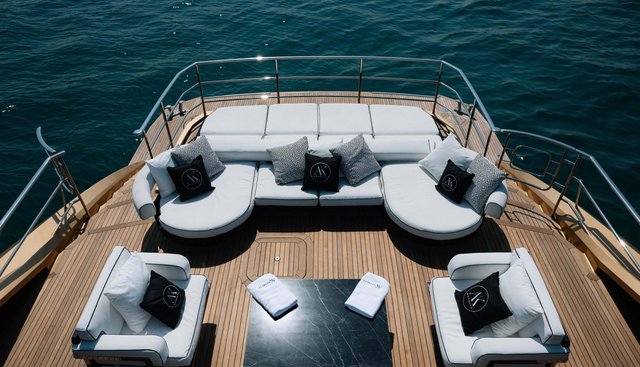AK ROYALTY yacht charter 5
