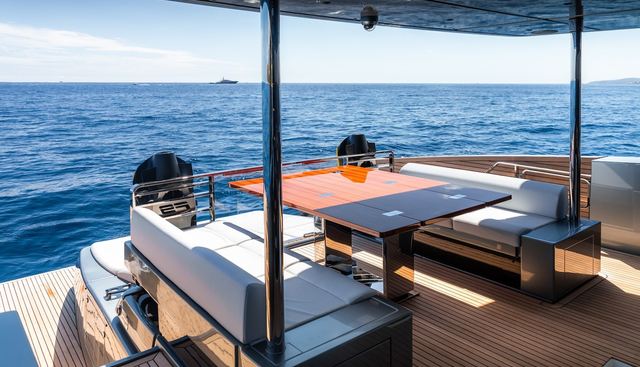 L’AS BLEU yacht charter 4