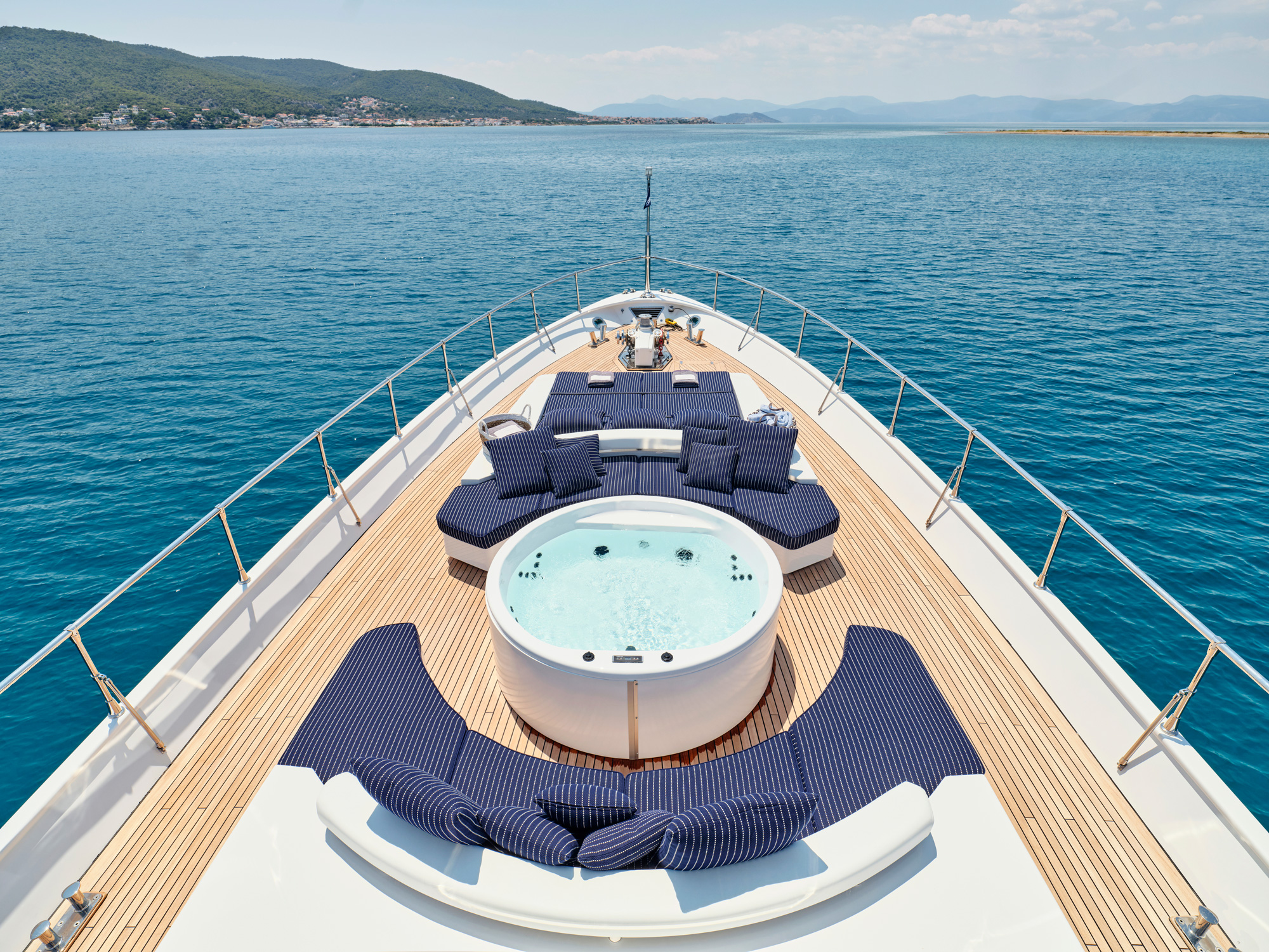 ALAYA yacht charter 3