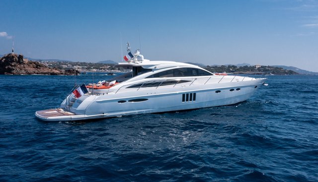 P'TITE BOUILLE yacht charter 3