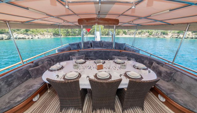 SEMA TUANA yacht charter 4