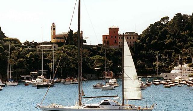 LOTTY yacht charter 3