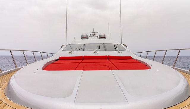 LA DIGUE yacht charter 3