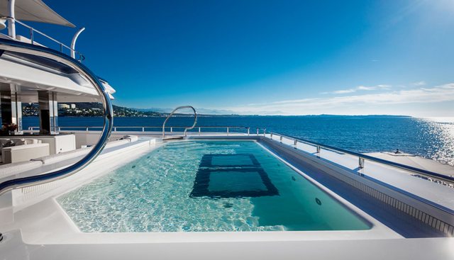 STARBURST IV yacht charter 4