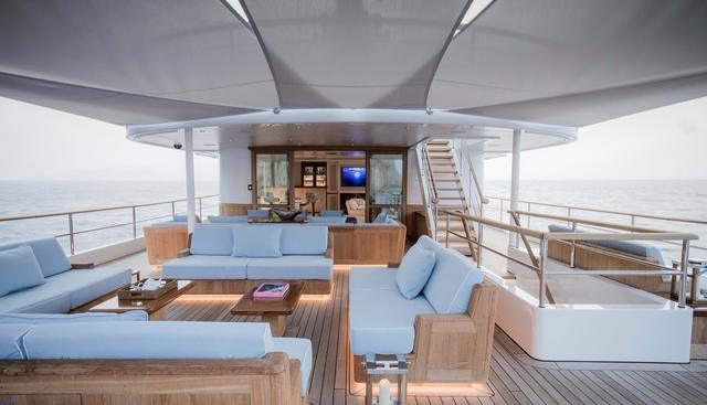 BLUE II yacht charter 4