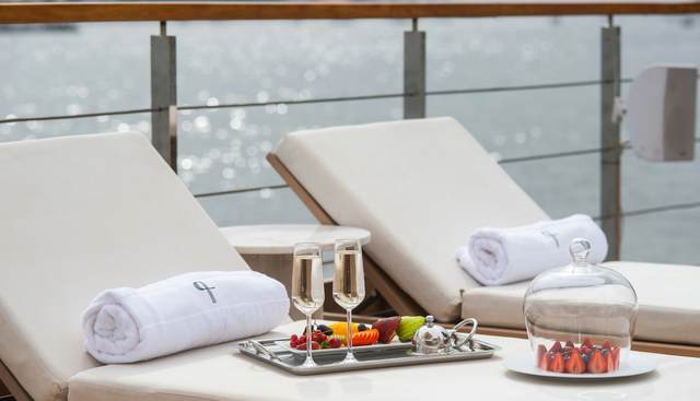 BERGE yacht charter 3