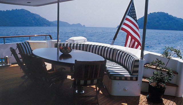 BELLE ISLE SEA yacht charter 5