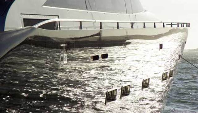 EL DISPARO yacht charter 5