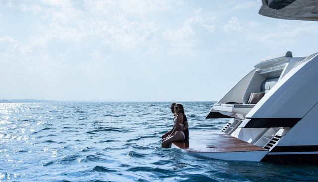 BREEZE yacht charter 5