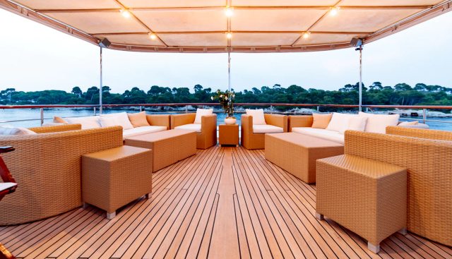 ARIONAS yacht charter 4