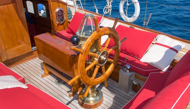 PURITAN yacht charter 4
