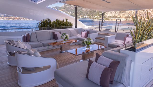 ILLUSION yacht charter 5