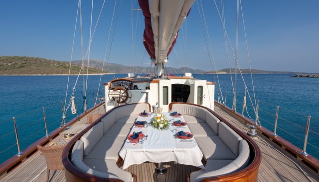 CASA DELL ARTE yacht charter 4