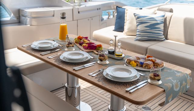 CHERRY yacht charter 4