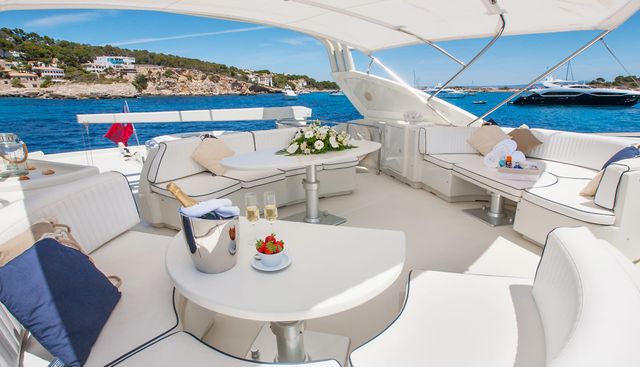 WHITE FANG yacht charter 4
