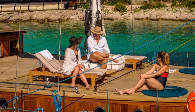 SMART SPIRIT 1 yacht charter 4