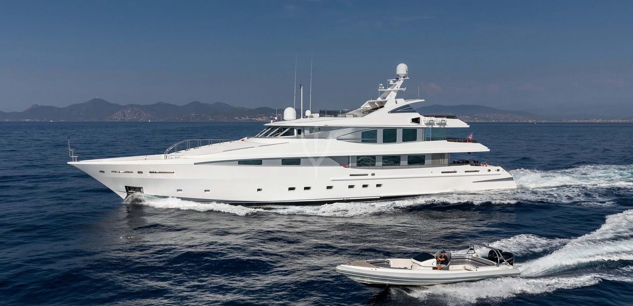 LA TANIA YACHT CHARTER yacht charter