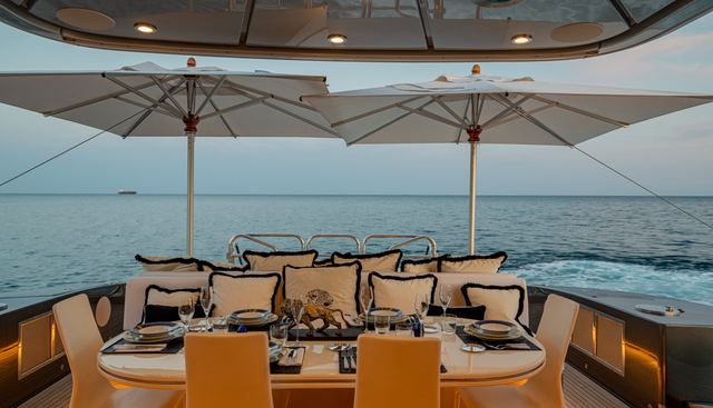 MANU V yacht charter 5