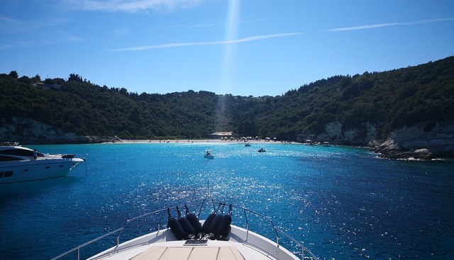 GIA SENA yacht charter 3