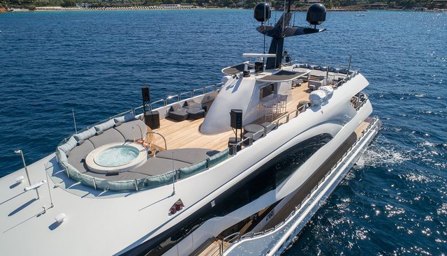HALLO yacht charter 3