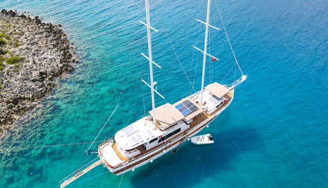 QUEEN OF RTT yacht charter 5