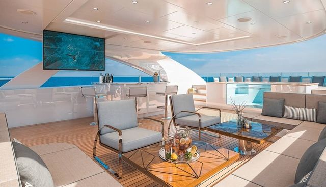 STARBURST III yacht charter 4