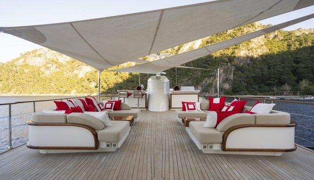 ALHAMBRA yacht charter 5