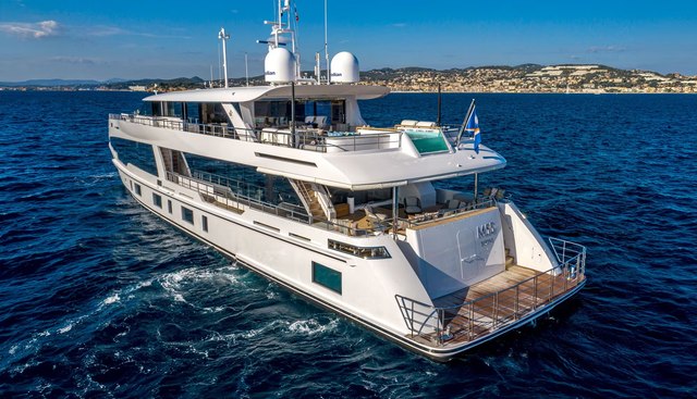M55 yacht charter 5
