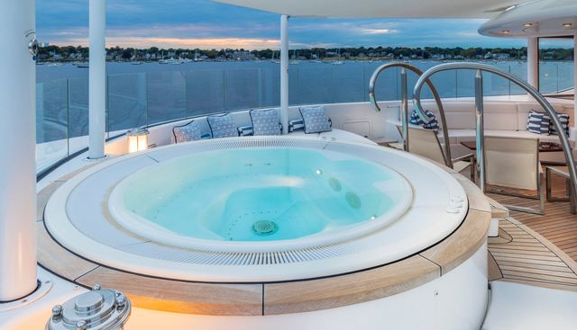 BELLA VITA yacht charter 3