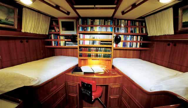 MELINKA yacht charter 4