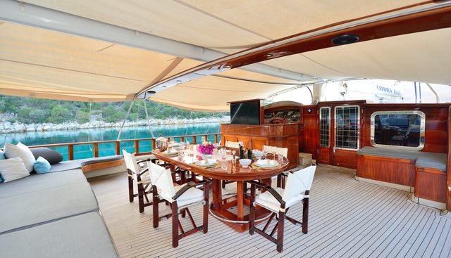 COBRA KING yacht charter 4