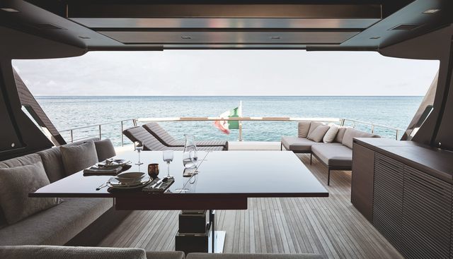 DELLAGRAZIA yacht charter 4