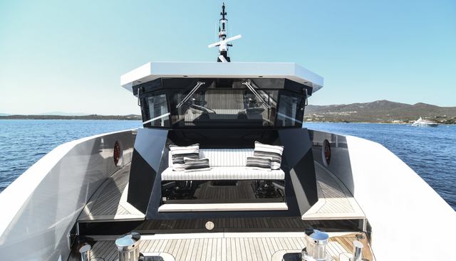 FOX yacht charter 3